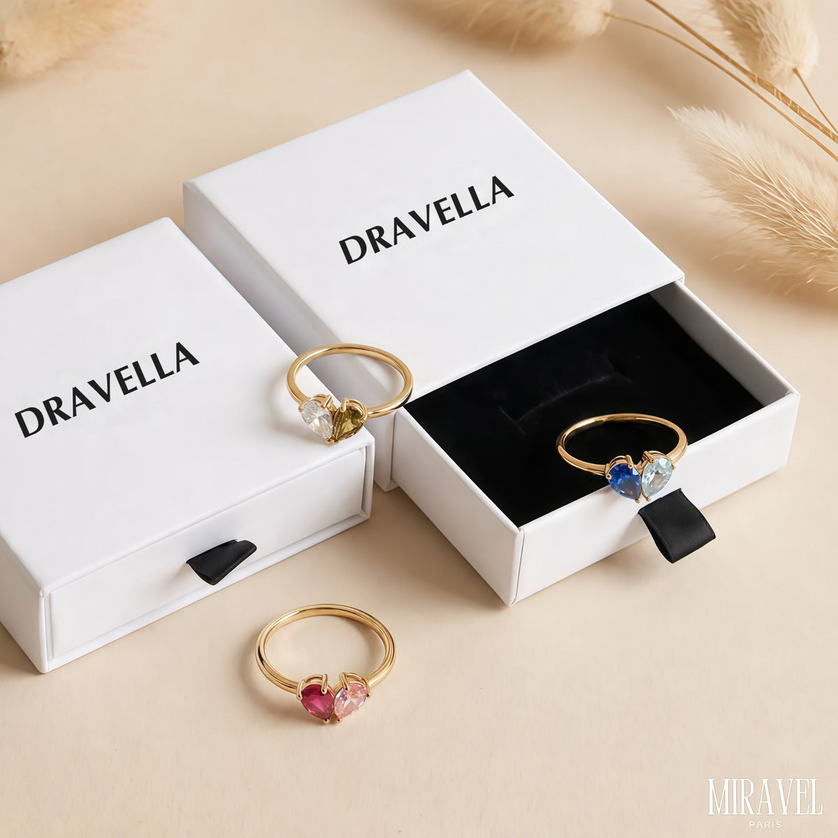 Anillo Elora en su estuche de regalo Dravella